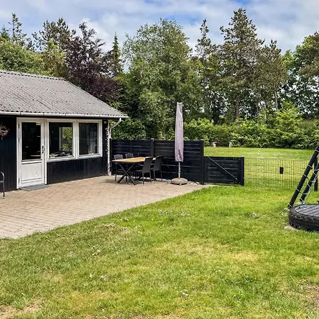 Holiday home Lovely In With Wifi